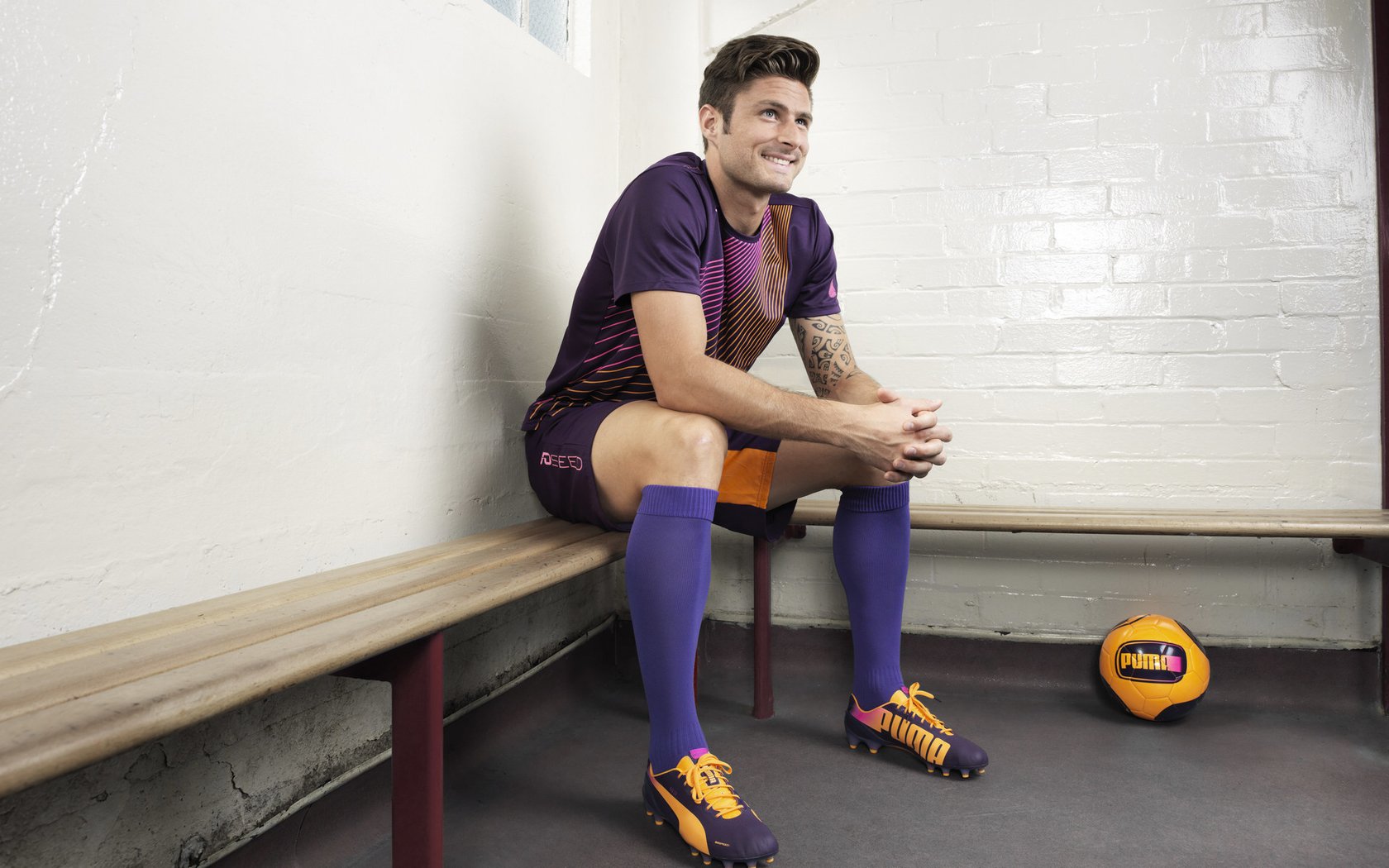 开云·体育官方网站入口-曼联加入争夺免费签格伊！大英两国脚前途未卜，阿莫林恐需买中卫